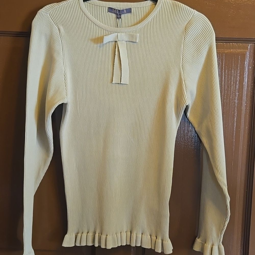 Mila-Tan fitted pullover knit top with bow at top center and ruffles Sz M NWT.